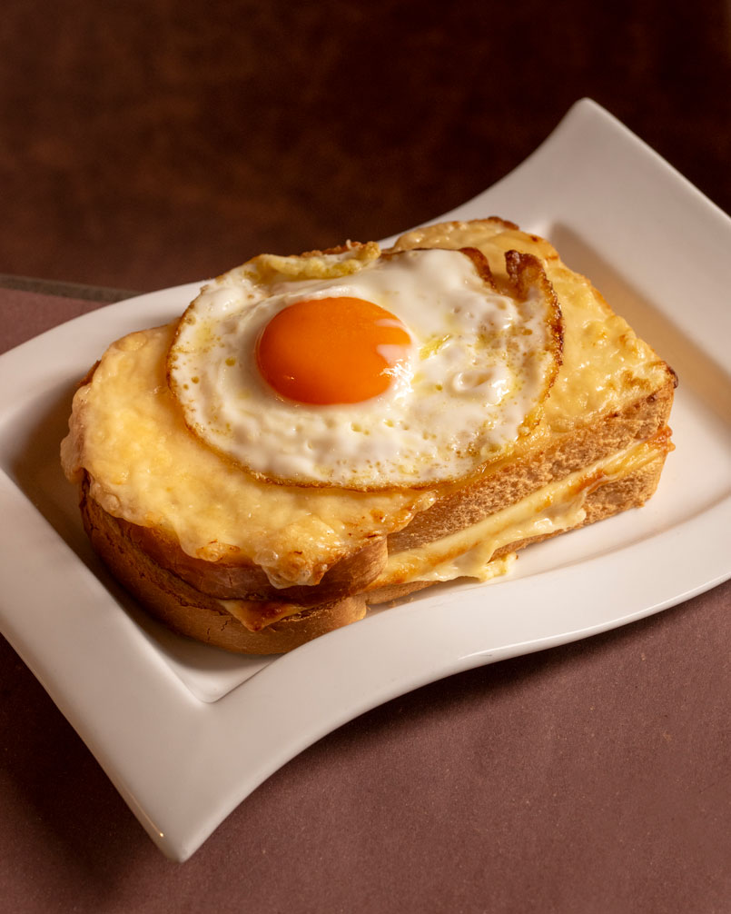 Colazione salata con toast al formaggio e uovo all&rsquo;occhio di bue alla Pasticceria Graziati di Padova